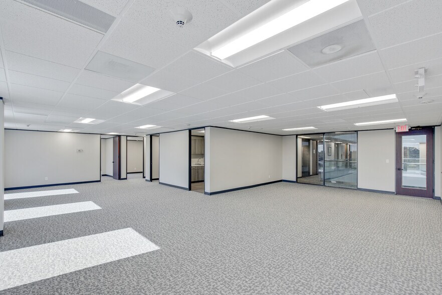 More Photos Of 11211 Katy Fwy, Houston Office For Lease