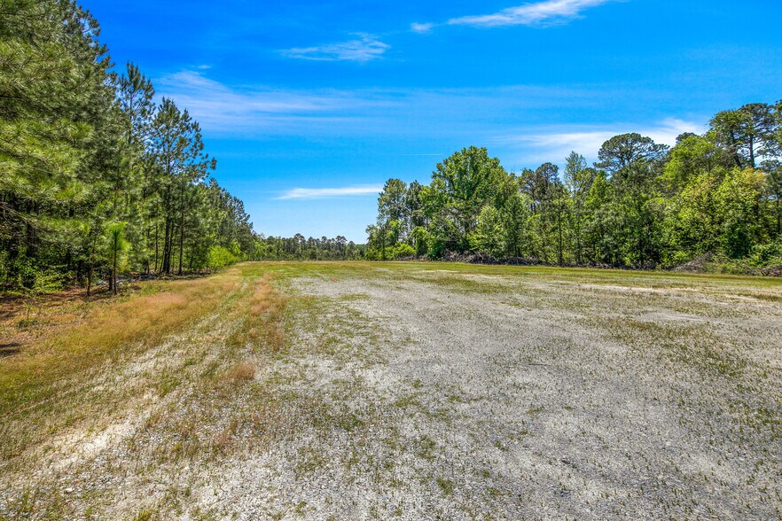 More Photos Of 3036 Gillespie St, Fayetteville Manufacturing For Lease