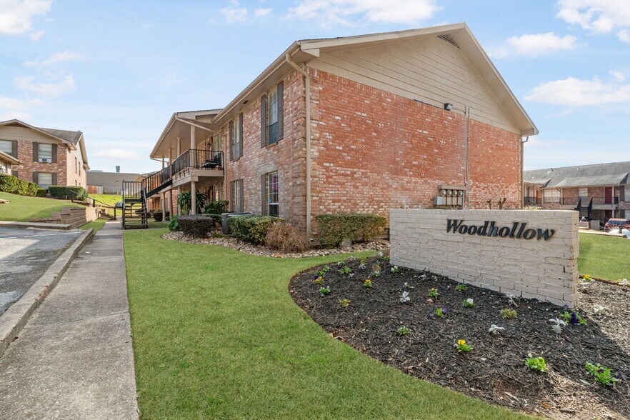 Primary Photo Of 2451 Lake Rd, Huntsville Apartments For Sale