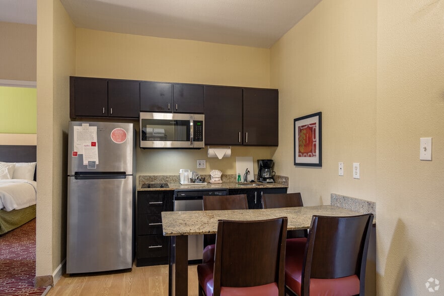 More Photos Of 1003 W Highway 332, Clute Hotel For Sale