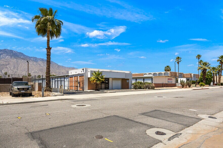 More Photos Of 811-823 S Williams Rd, Palm Springs Self Storage For Sale