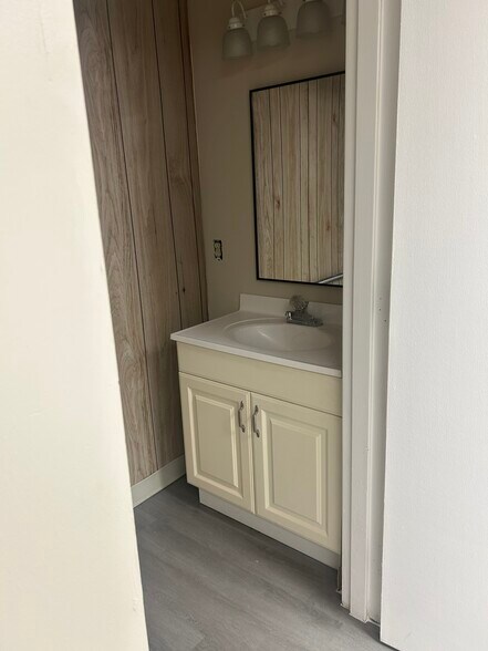 More Photos Of 3750 US Highway 27 N, Sebring General Retail For Sale