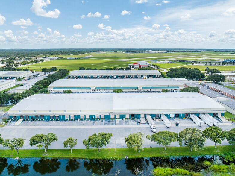 More Photos Of 3125 Drane Field Rd, Lakeland Warehouse For Lease