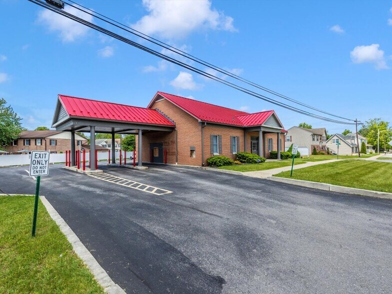 More Photos Of 100 S Main St, Smithsburg Bank For Sale