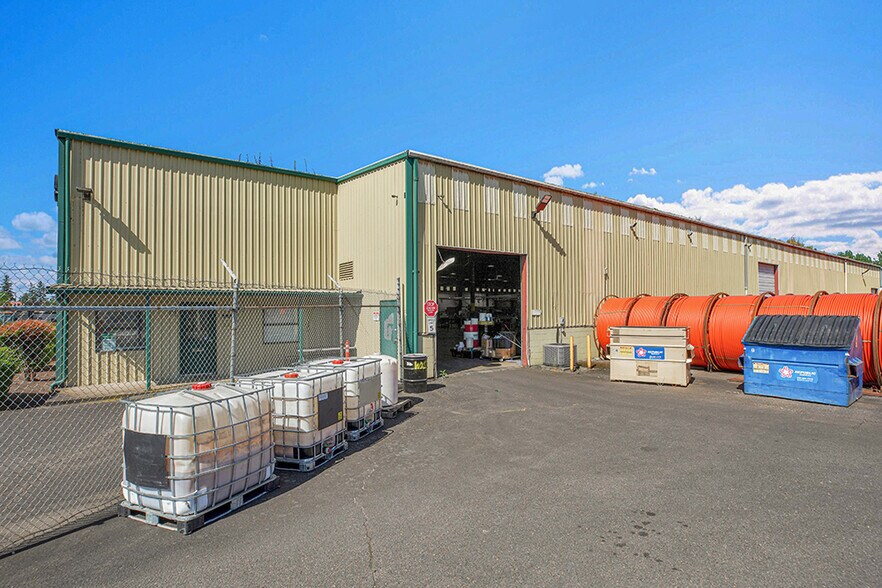 More Photos Of 2257 Progress Way, Woodburn Warehouse For Sale
