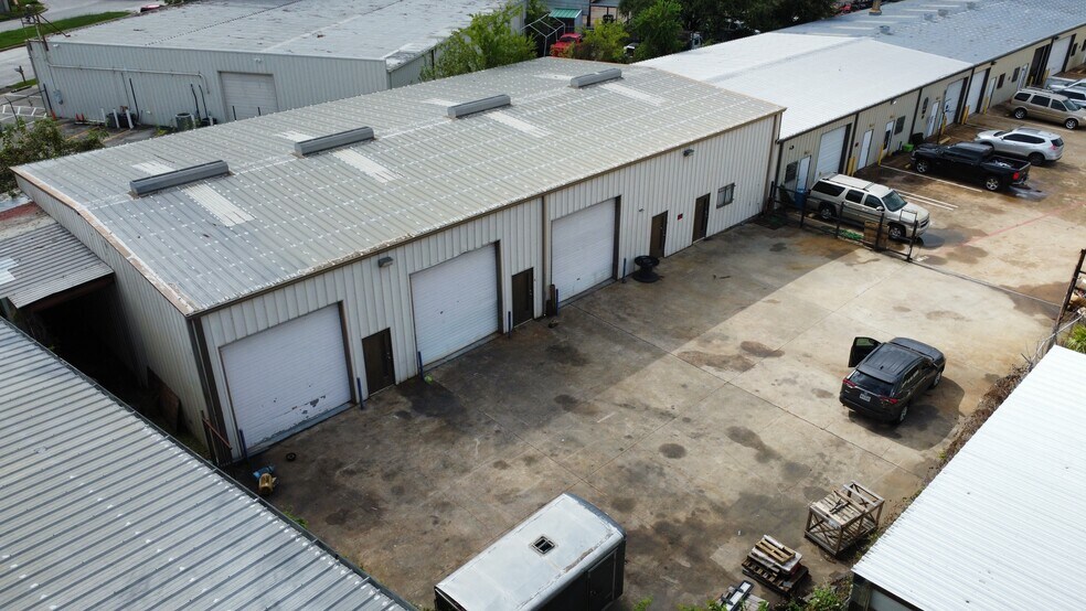 More Photos Of 7012 Belgold St, Houston Warehouse For Lease