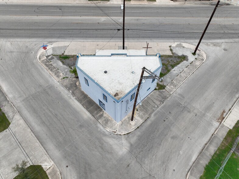 More Photos Of 930 New Laredo Hwy, San Antonio Office For Sale