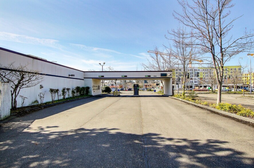 More Photos Of 18801 Alderwood Mall Pky, Lynnwood Bank For Lease