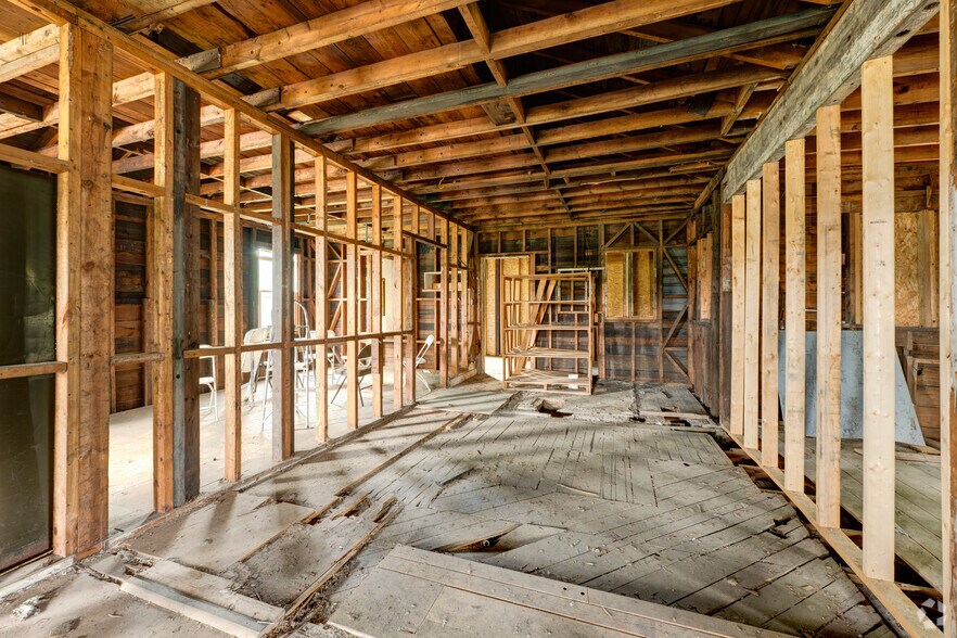More Photos Of 754 S Main St, Elmira General Retail For Sale