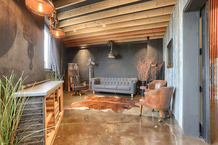 More Photos Of 124 N. 5th Street, Lebanon Warehouse For Sale
