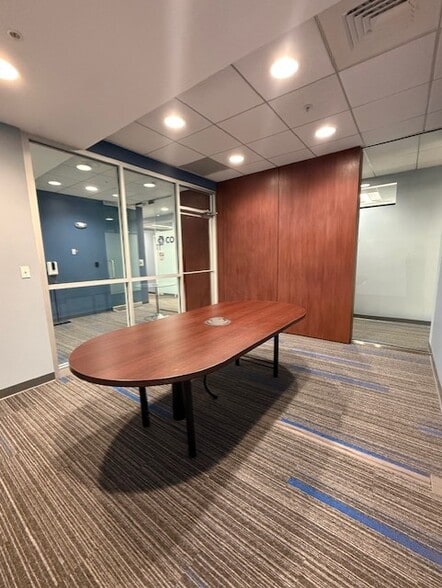 More Photos Of 950 Warren Ave, East Providence Medical For Lease