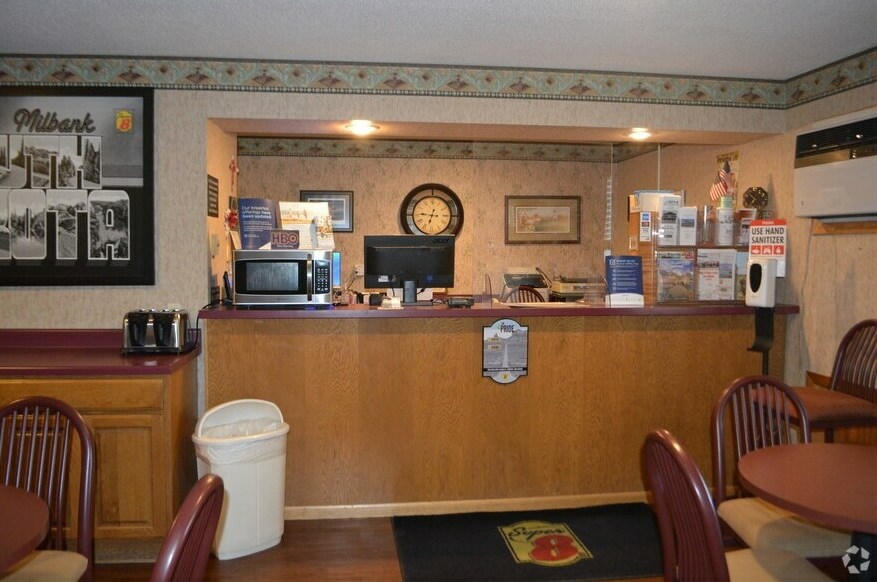 More Photos Of 1205 E Highway 12, Milbank Hotel For Sale