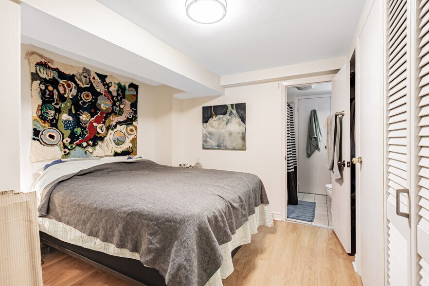 More Photos Of 164 Sunnyside Av, Toronto Multifamily For Sale