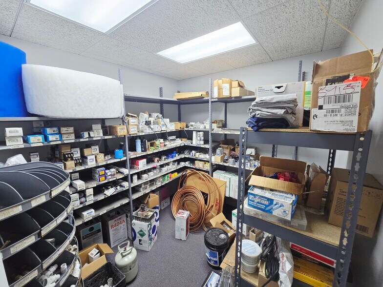 More Photos Of 4985 Palm Ave, Winter Park Light Manufacturing For Sale