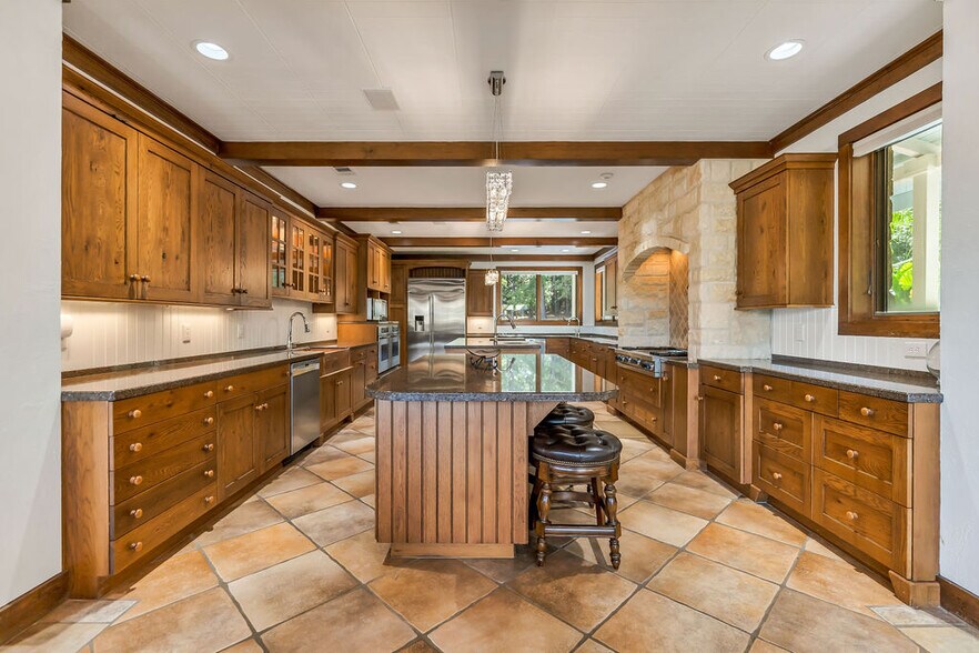More Photos Of 43 Pool Rd, Richards Specialty For Sale