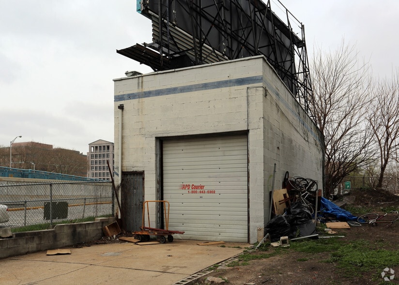 More Photos Of 246 N Lawrence St, Philadelphia Warehouse For Lease