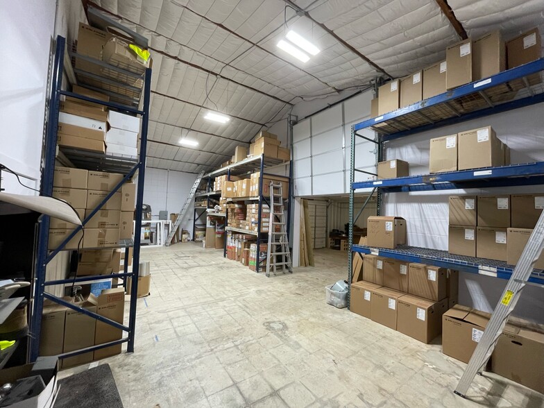 More Photos Of 2118 Mannix Dr, San Antonio Showroom For Sale