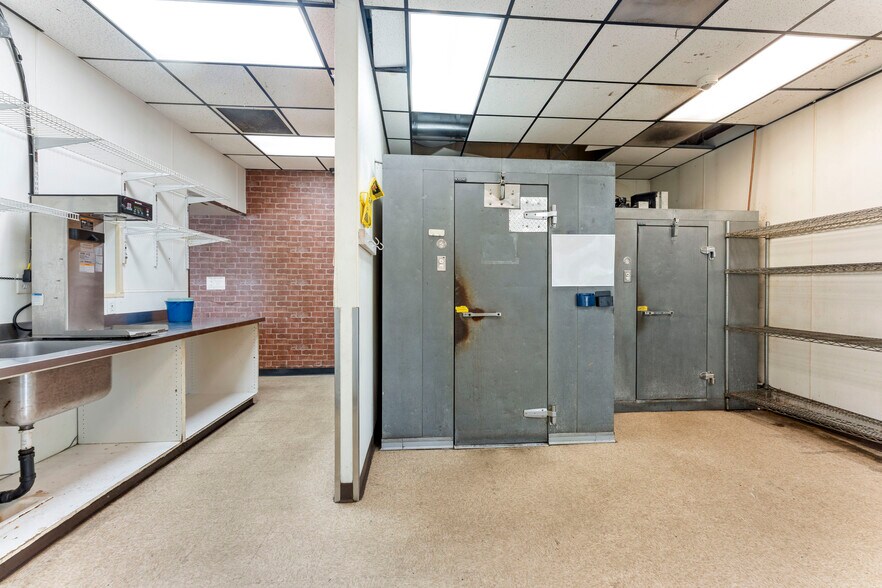 More Photos Of 17735-17755 SW Tualatin Valley Hwy, Beaverton Freestanding For Sale