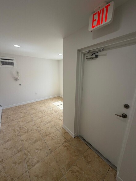 More Photos Of 4628-4648 NW 133rd St, Opa-locka Warehouse For Lease
