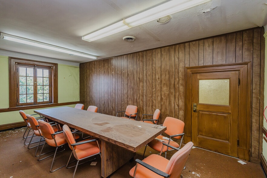 More Photos Of 920 Millington St, Winfield Storefront Retail Office For Sale