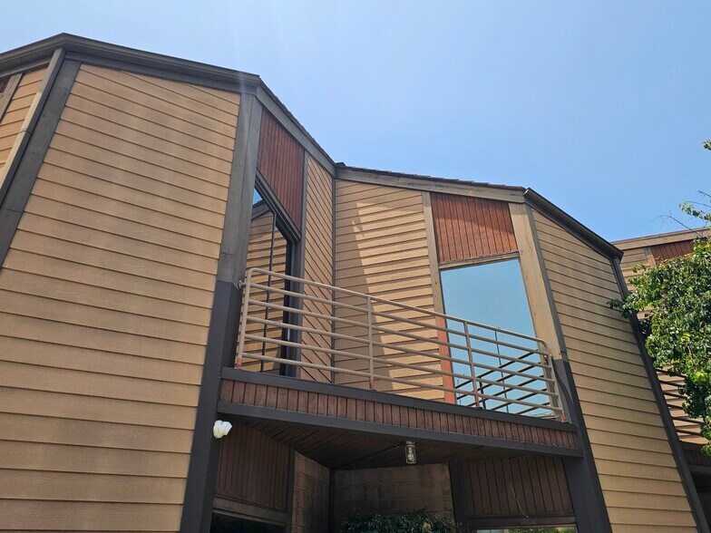 More Photos Of 2910 W Broadway, Los Angeles Office Residential For Lease