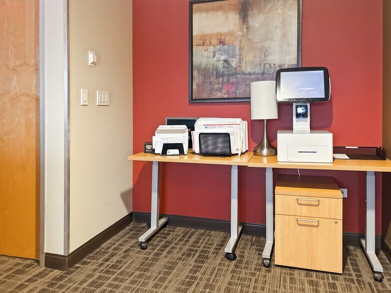 More Photos Of 1333 Burr Ridge Pky, Burr Ridge Coworking Space