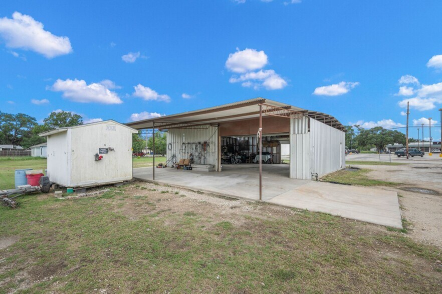 More Photos Of 1421 2nd St, Pleasanton Auto Repair For Sale
