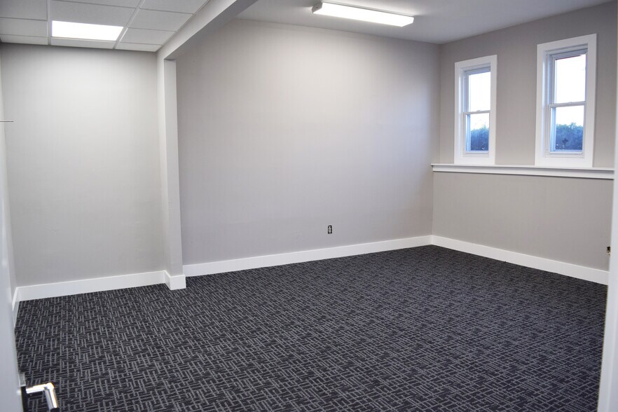 More Photos Of 522 Brick Blvd, Brick Medical For Lease