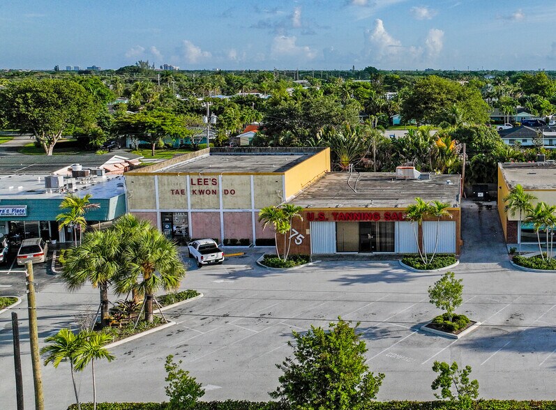 More Photos Of 763-779 Northlake Blvd, North Palm Beach Storefront For Lease
