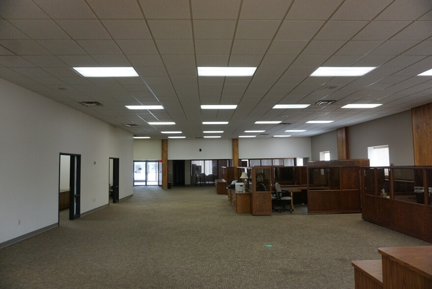 More Photos Of 501 Dakota Ave, Wahpeton General Retail For Sale