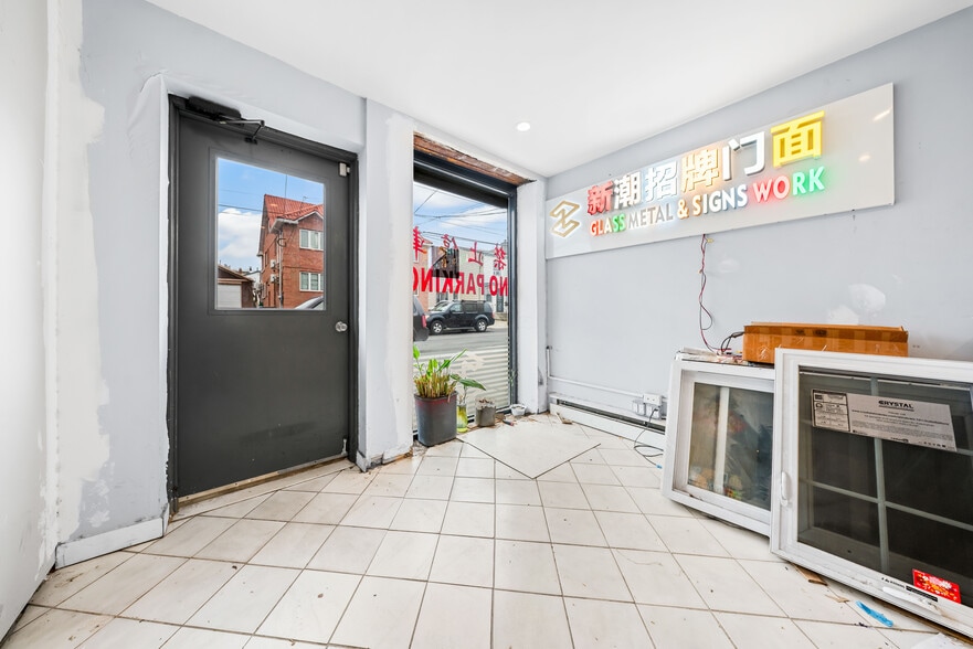 More Photos Of 2006 125th St, College Point Warehouse For Lease