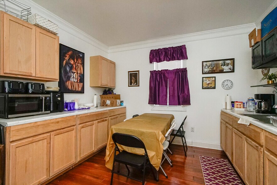 More Photos Of 2362 W Broad St, Athens Freestanding For Sale