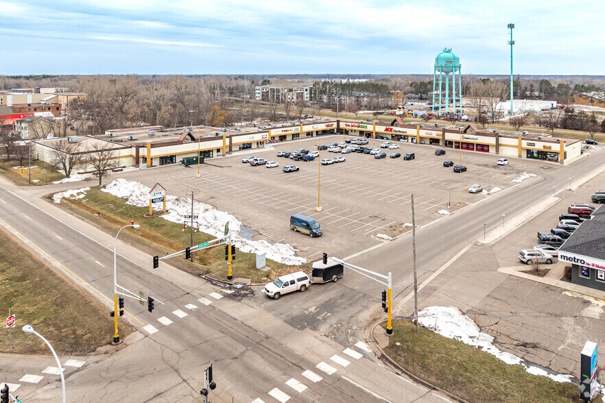 More Photos Of 804-840 S Lake St, Forest Lake General Retail For Lease