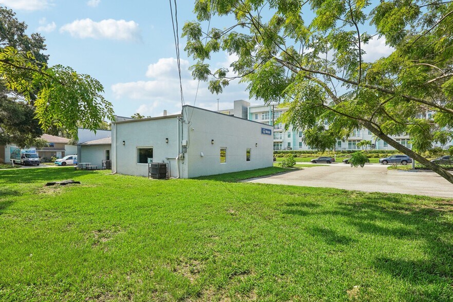 More Photos Of 3209 30th Ave S, Saint Petersburg Office For Sale