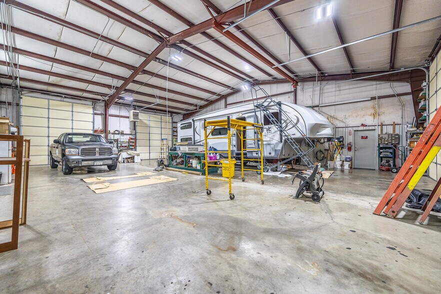 More Photos Of 18256 Campground Rd, Phillipsburg Auto Dealership For Sale