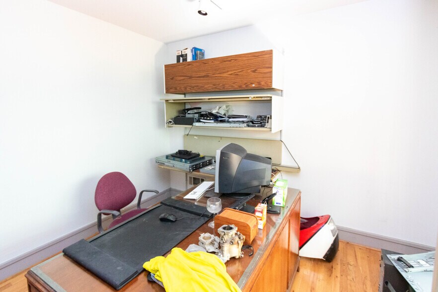 More Photos Of 115 W Saratoga St, Baltimore Storefront Retail Residential For Sale