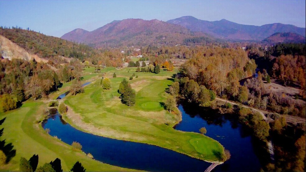 Primary Photo Of 7350 New Hope Rd, Grants Pass Golf Course Driving Range For Sale