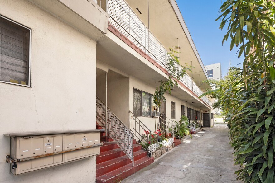 More Photos Of 4707 Beverly Blvd, Los Angeles Apartments For Sale