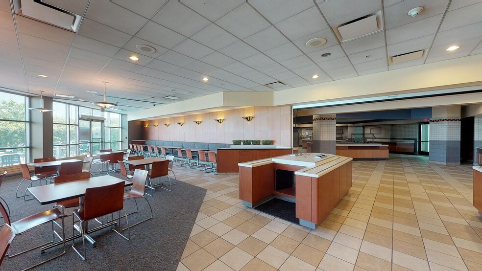 More Photos Of 540 W Northwest Hwy, Barrington Unknown For Lease