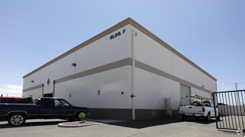 More Photos Of 12221 Poplar St, Hesperia Warehouse For Lease