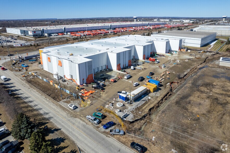 More Photos Of 399 Healey Rd, Caledon Warehouse For Lease