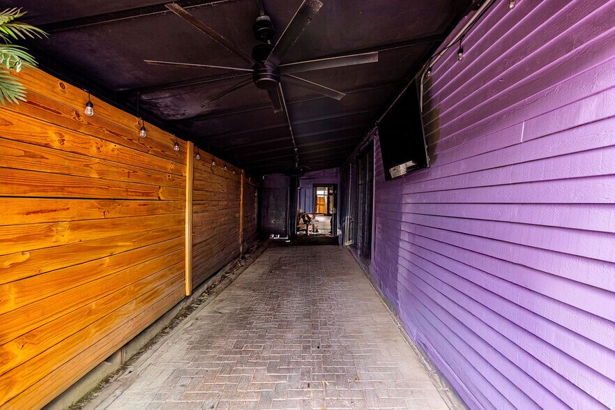 More Photos Of 4034 Hamilton Ave, Cincinnati Storefront Retail Office For Sale