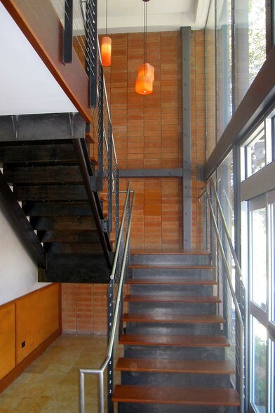 More Photos Of 400 Evelyn Ave, Albany Medical For Lease