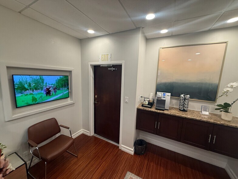 More Photos Of 16776 Bernardo Center Dr, San Diego Coworking Space