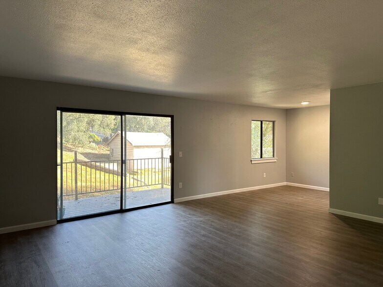 More Photos Of 200 Pine St, Auburn Apartments For Sale