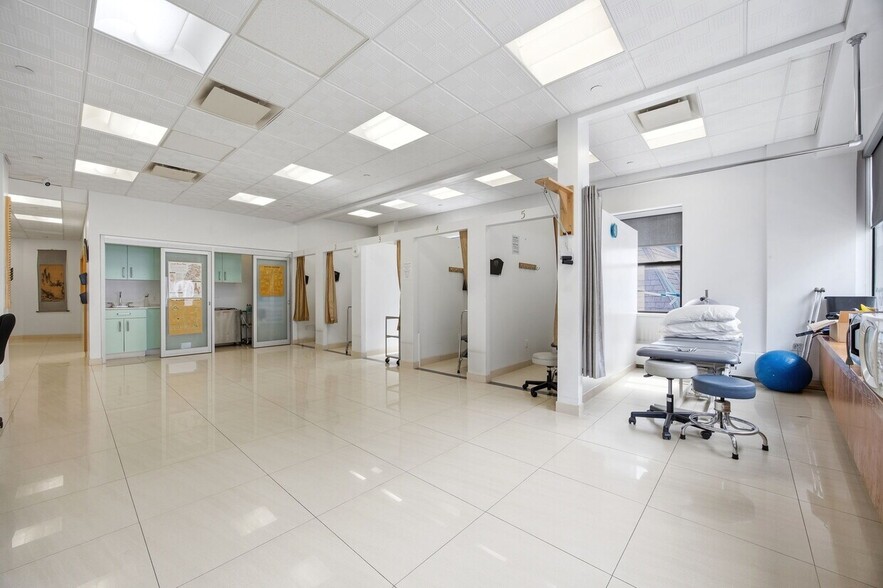 More Photos Of 139 Centre St, New York Medical For Sale