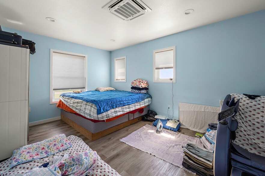 More Photos Of 700 Norris Harbor Dr, Crisfield Hotel For Sale