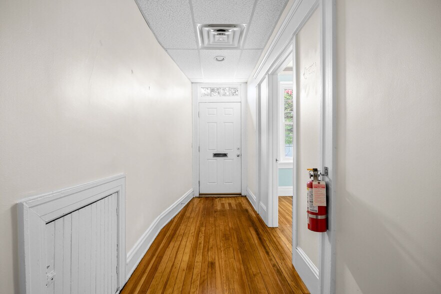 More Photos Of 1312 W Main St, Richmond Office For Lease