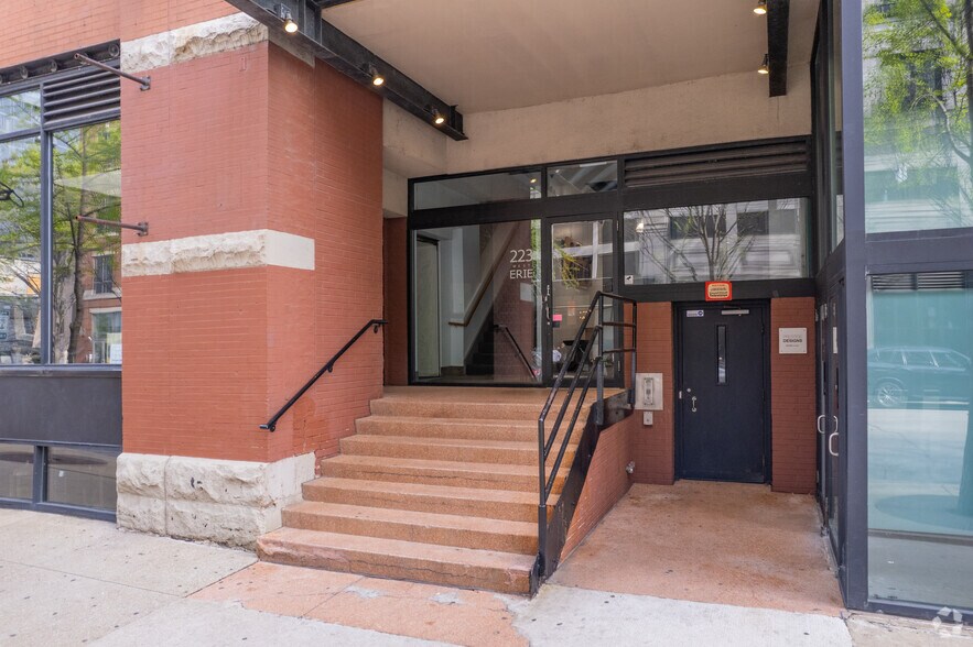 More Photos Of 223 W Erie St, Chicago Loft Creative Space For Lease