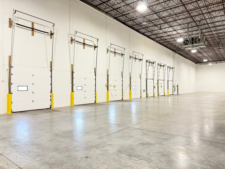 More Photos Of 7750-7754 W Morris St, Indianapolis Distribution For Lease